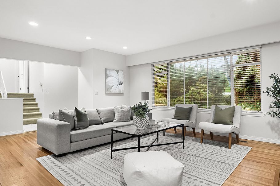 651 Kerry Place North Vancouver, BC - 2