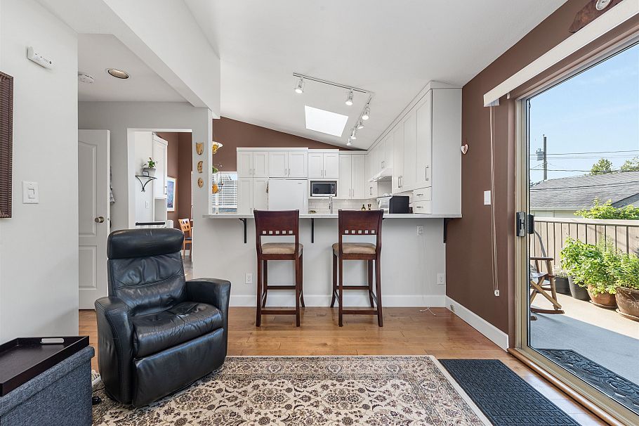 342 E 26th Street North Vancouver, BC - 17