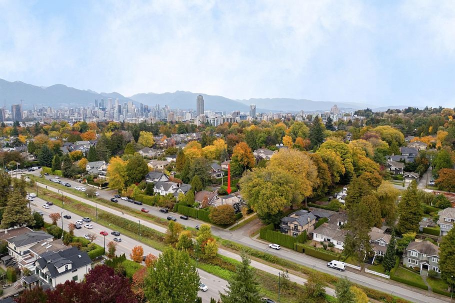 2087 W 18th Avenue Vancouver, BC - 3