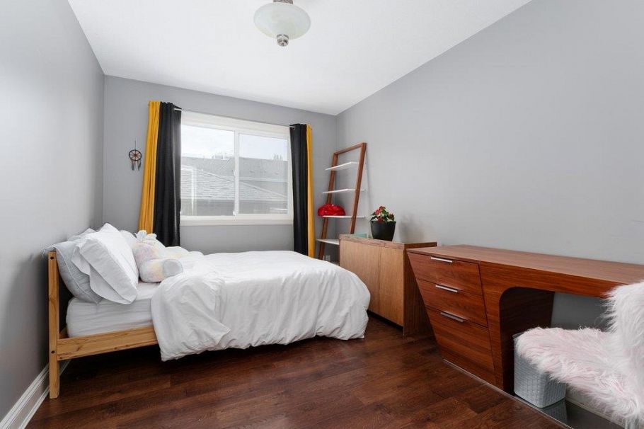 331 W 14th Street North Vancouver, BC - 22