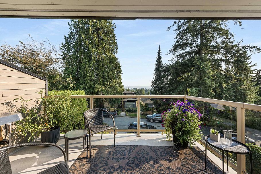 342 E 26th Street North Vancouver, BC - 8