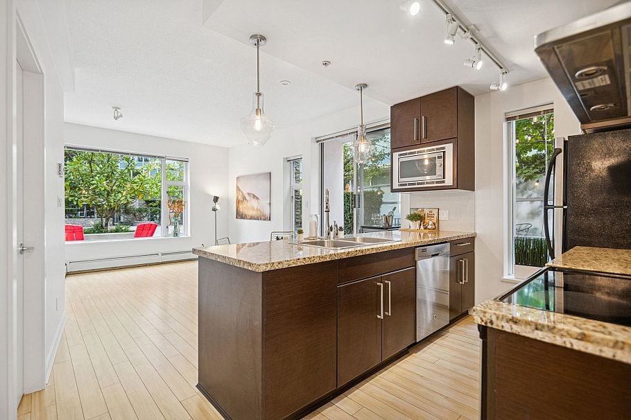 239 188 Keefer Place Vancouver, BC - 6