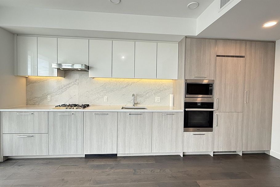 1002 3200 Corvette Way Richmond, BC - 2