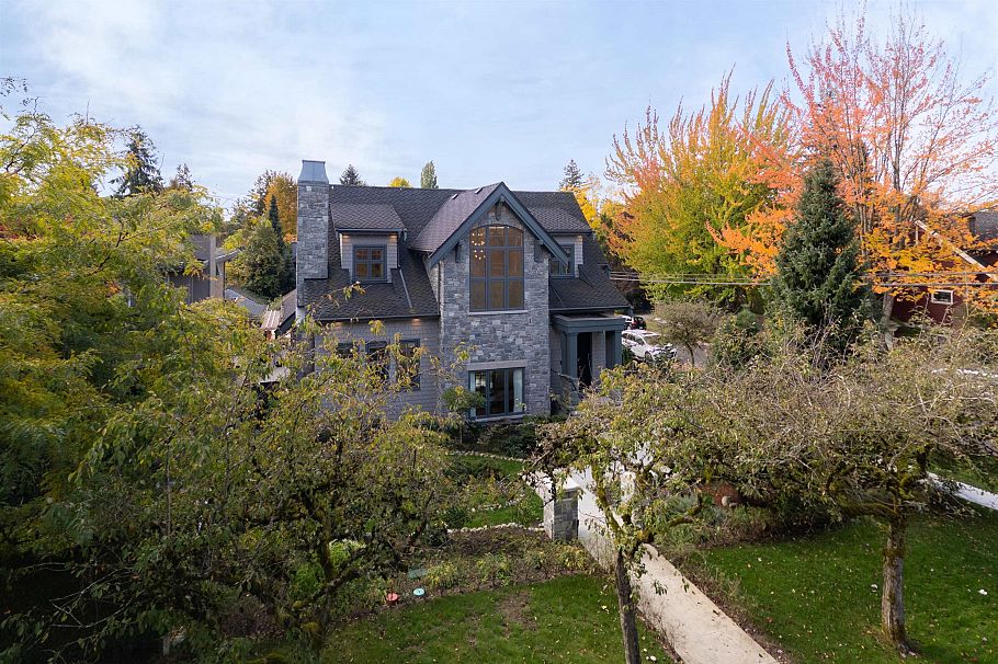 3792 W 34th Avenue Vancouver, BC - 39