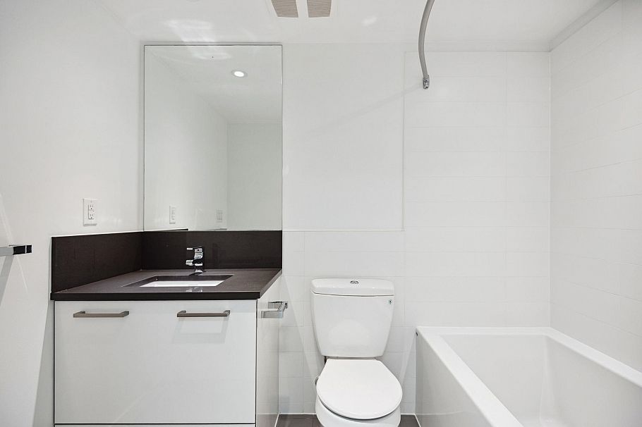 553 955 E Hastings Street Vancouver, BC - 6