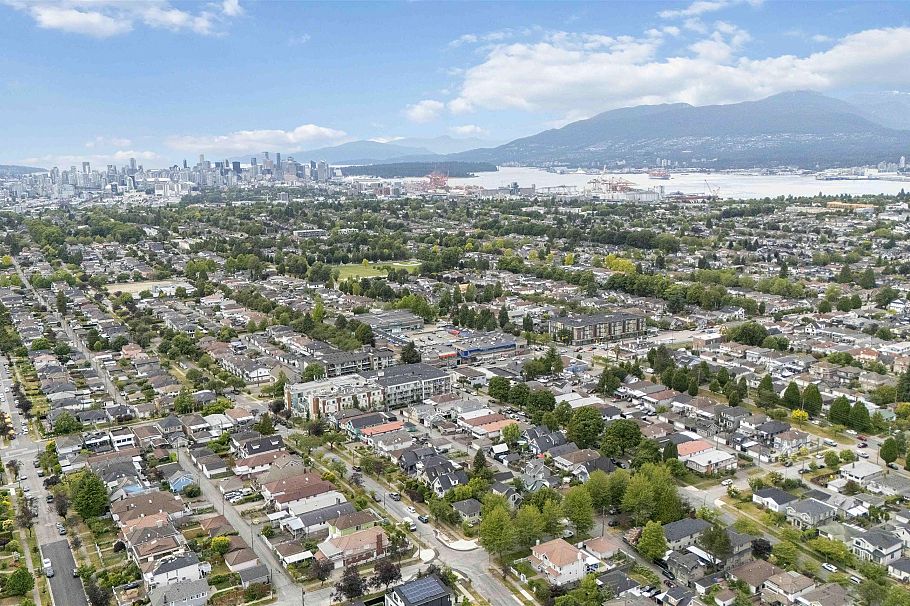 PH8 1838 Renfrew Street Vancouver, BC - 5