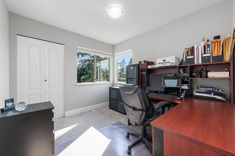 342 E 26th Street North Vancouver, BC - 29