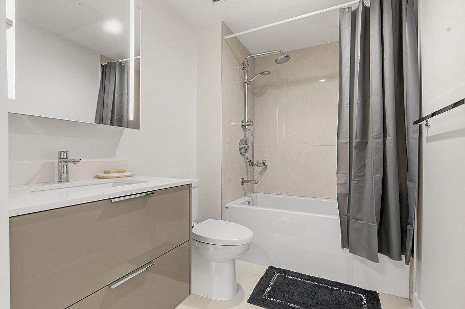 602 1401 Hunter Street North Vancouver, BC - 8