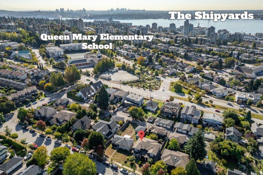 331 W 14th Street North Vancouver, BC - 38