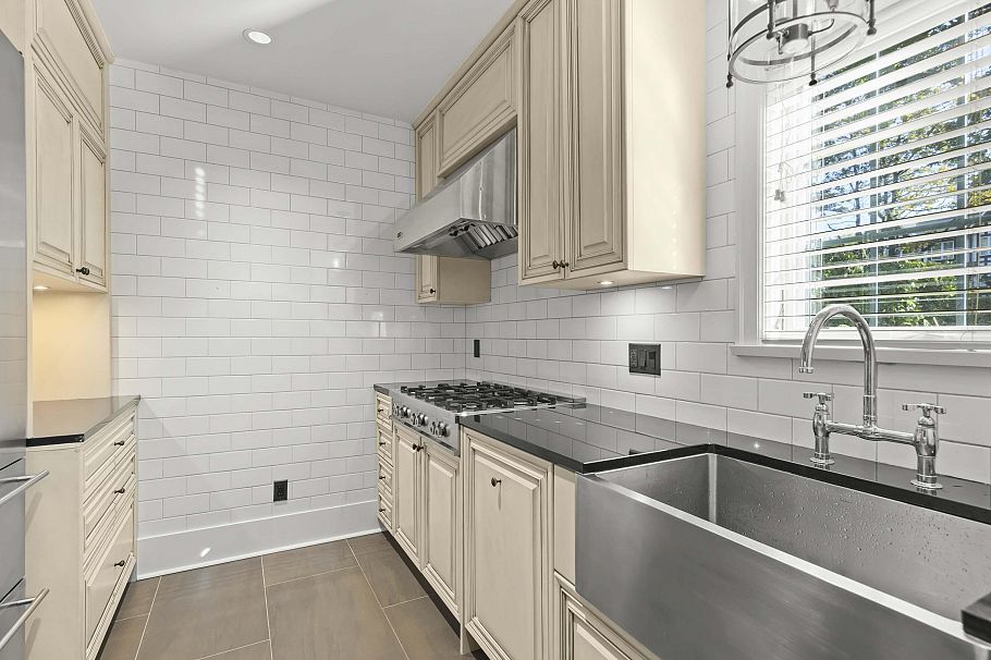 5149 Connaught Drive Vancouver, BC - 16