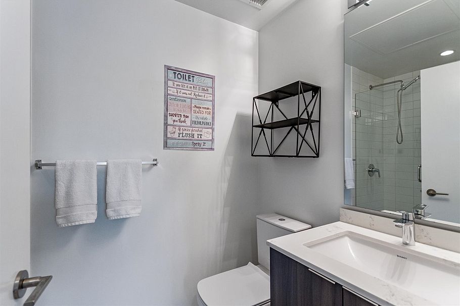 519 725 Marine Drive North Vancouver, BC - 14