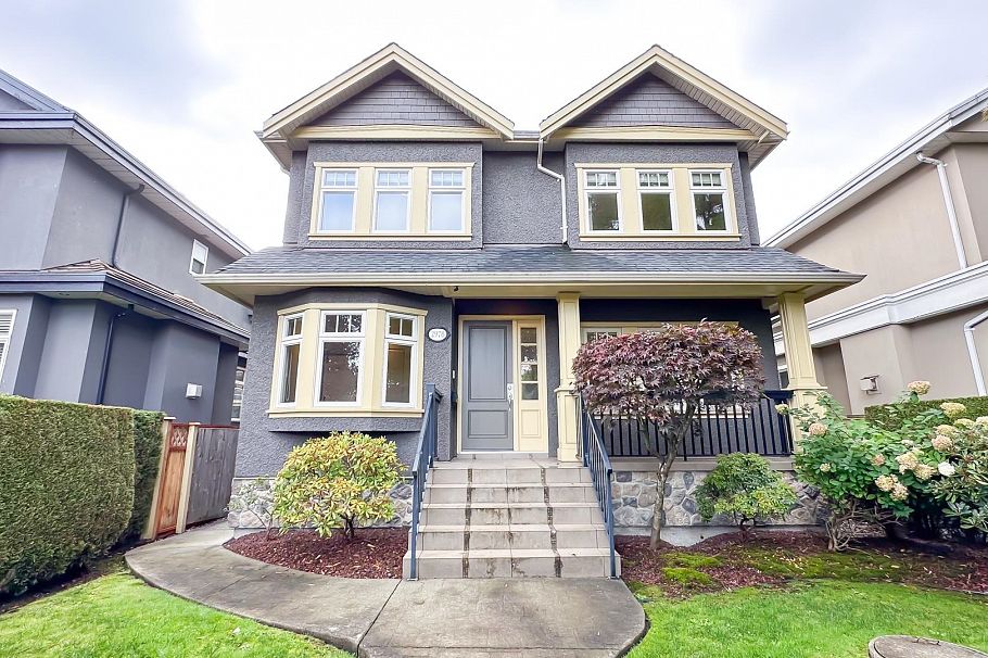 2978 W 21st Avenue Vancouver, BC - 2