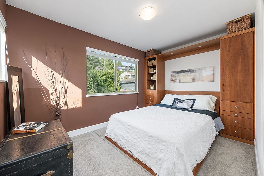 342 E 26th Street North Vancouver, BC - 28