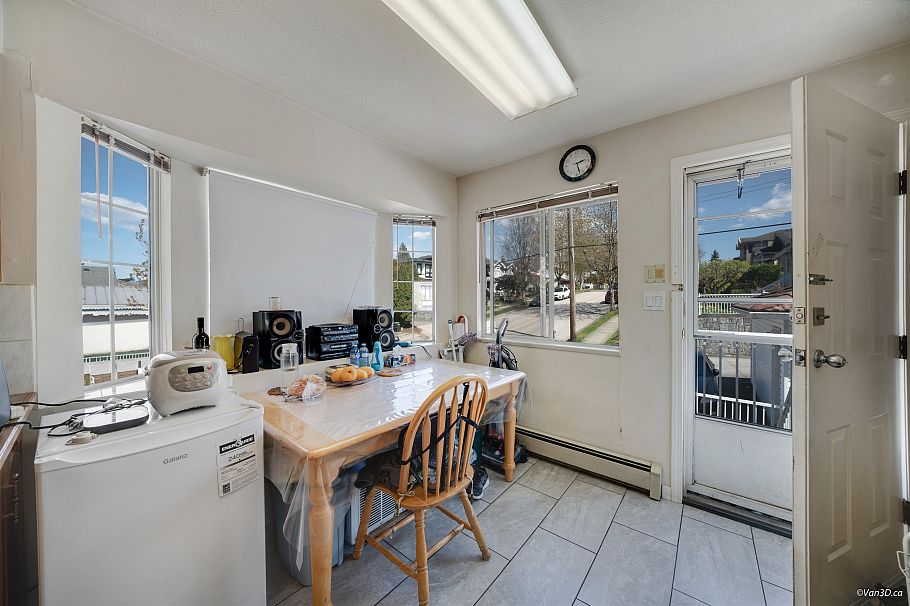 4502 Nanaimo Street Vancouver, BC - 8