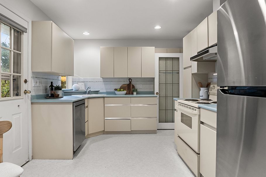 651 Kerry Place North Vancouver, BC - 8