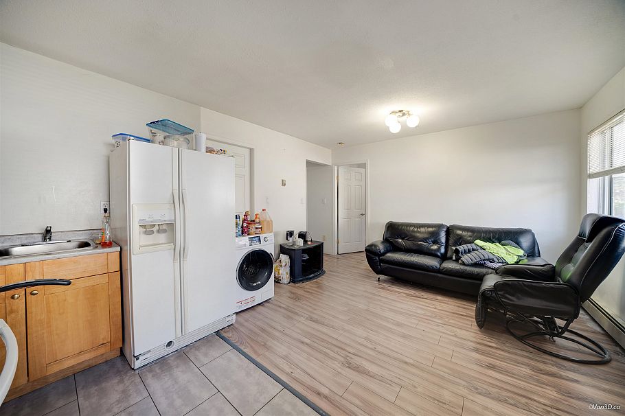 4502 Nanaimo Street Vancouver, BC - 11