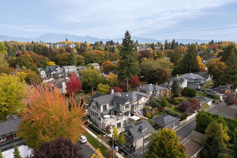 3792 W 34th Avenue Vancouver, BC - 40