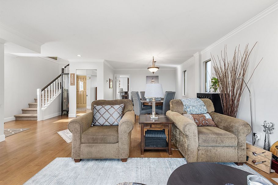 342 E 26th Street North Vancouver, BC - 11