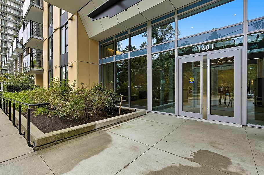 602 1401 Hunter Street North Vancouver, BC - 16