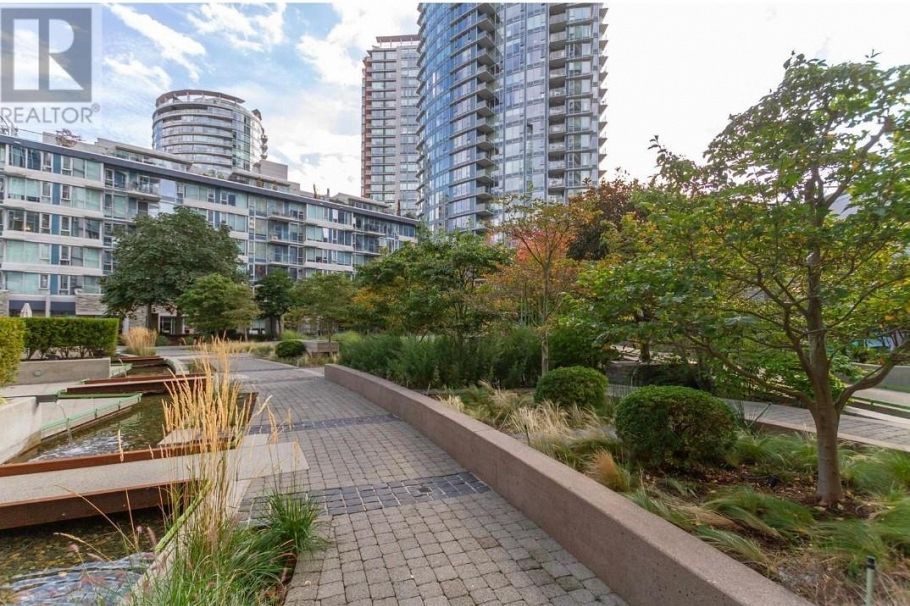 801 188 Keefer Place Vancouver, BC - 3