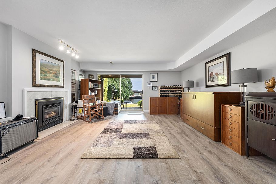 342 E 26th Street North Vancouver, BC - 33