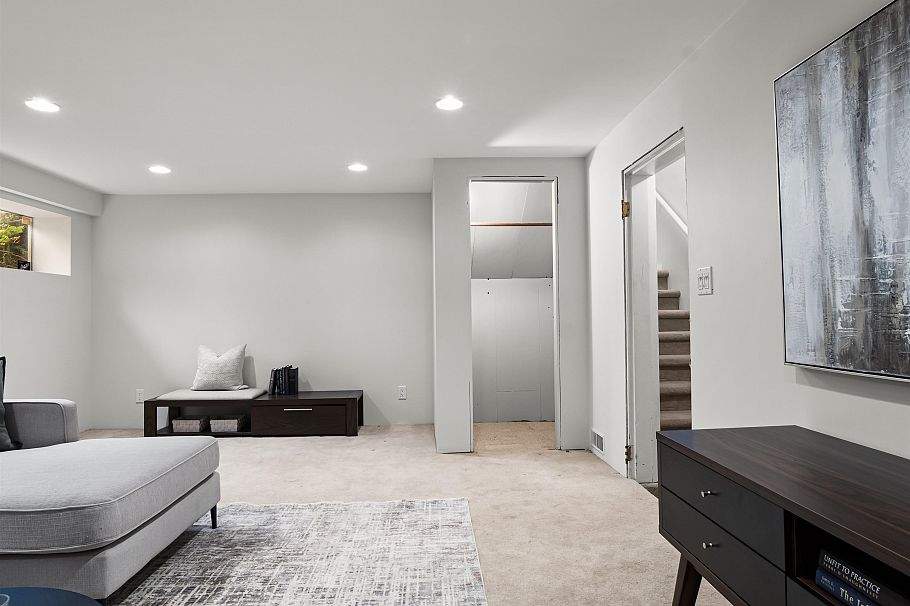 651 Kerry Place North Vancouver, BC - 18