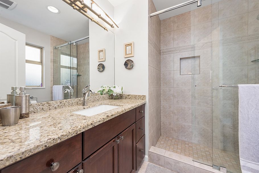 342 E 26th Street North Vancouver, BC - 24