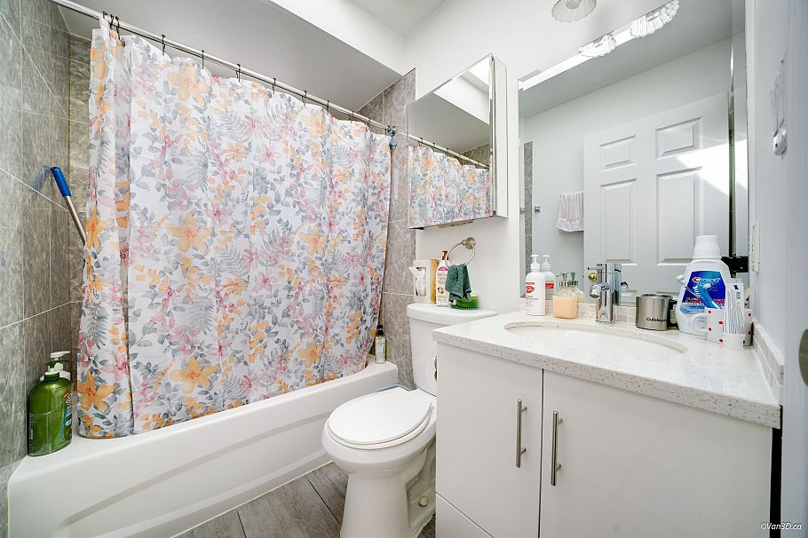 4502 Nanaimo Street Vancouver, BC - 9