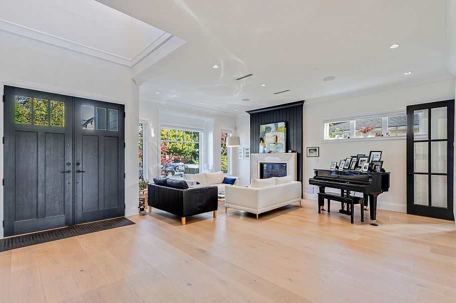 345 E 20th Street North Vancouver, BC - 7