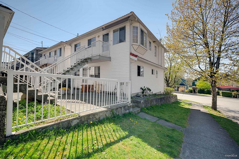 4502 Nanaimo Street Vancouver, BC - 15
