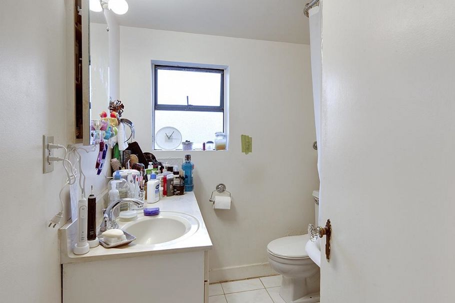 1373 W 64th Avenue Vancouver, BC - 27