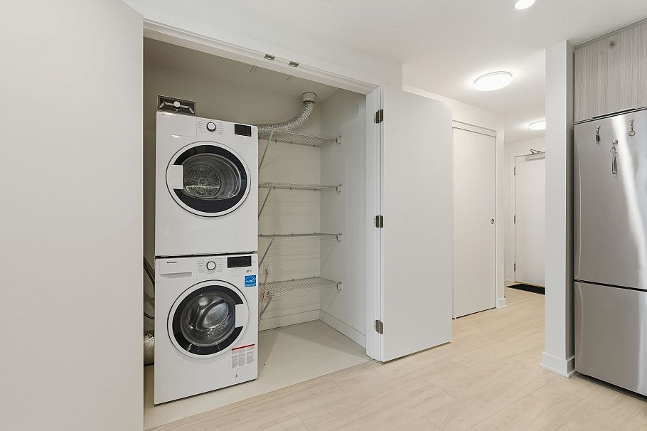 602 1401 Hunter Street North Vancouver, BC - 9