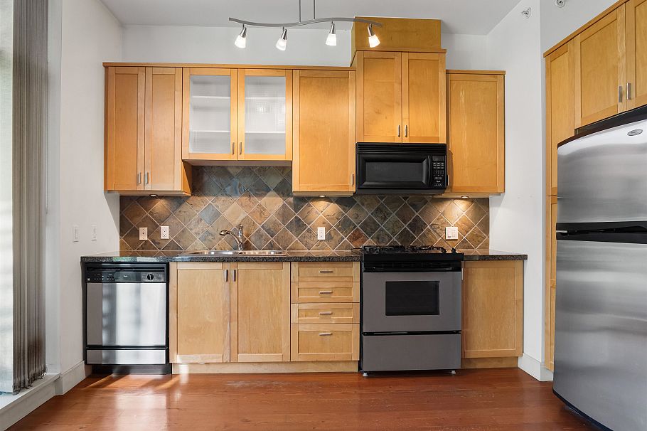 110 8988 Hudson Street Vancouver, BC - 5