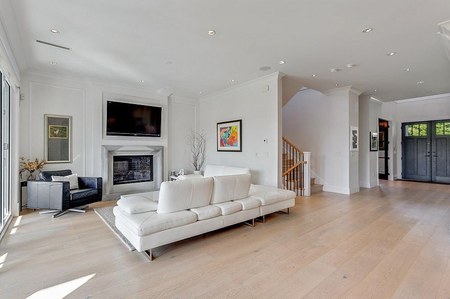 345 E 20th Street North Vancouver, BC - 12