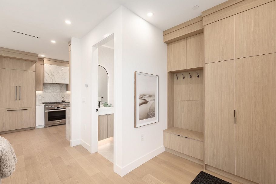 1 3536 W 14th Avenue Vancouver, BC - 3