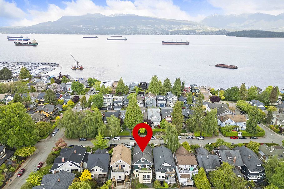 3550 W 1st Avenue Vancouver, BC - 2