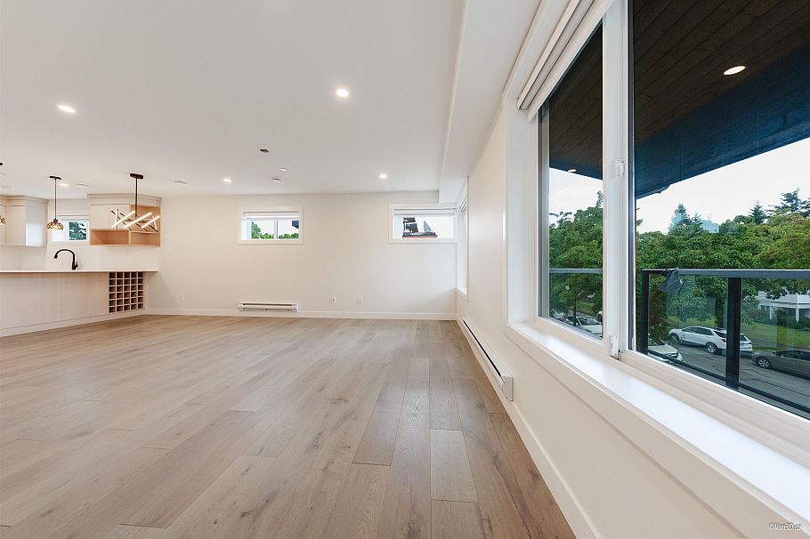 202 5092 Slocan Street Vancouver, BC - 3