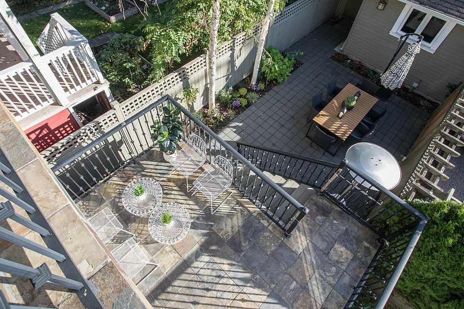 3242 W 3rd Avenue Vancouver, BC - 32