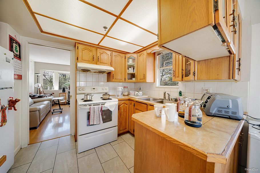 4502 Nanaimo Street Vancouver, BC - 6