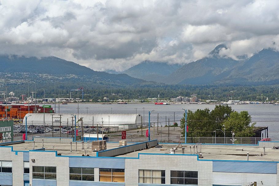 553 955 E Hastings Street Vancouver, BC - 9