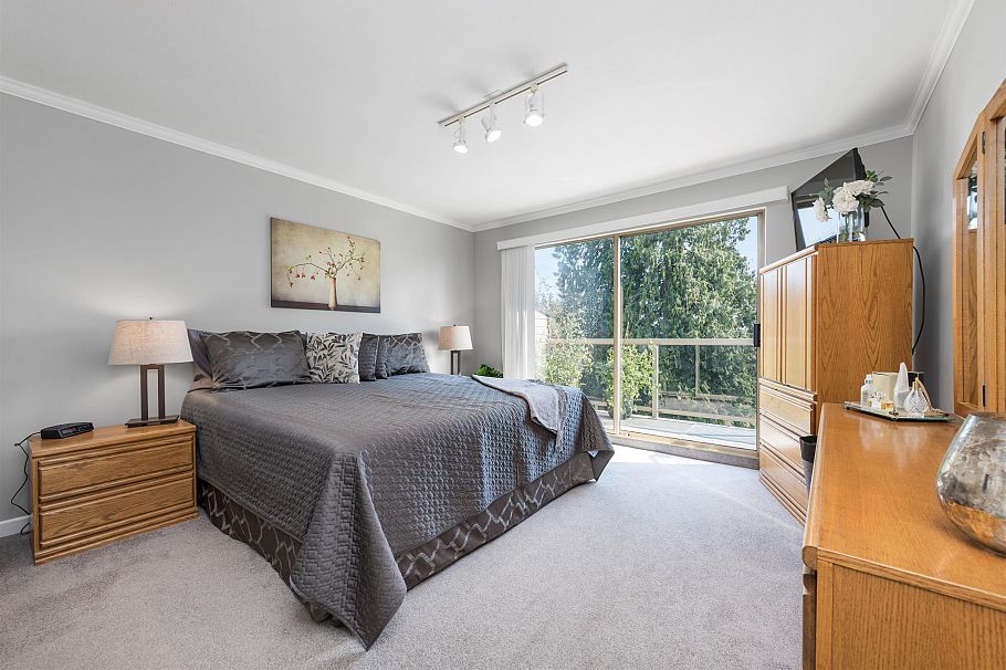 342 E 26th Street North Vancouver, BC - 22