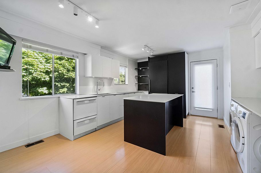 1825 Skeena Street Vancouver, BC - 8