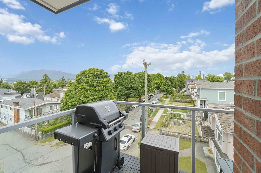 PH8 1838 Renfrew Street Vancouver, BC - 26