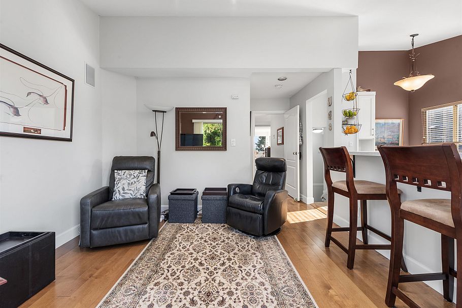 342 E 26th Street North Vancouver, BC - 18