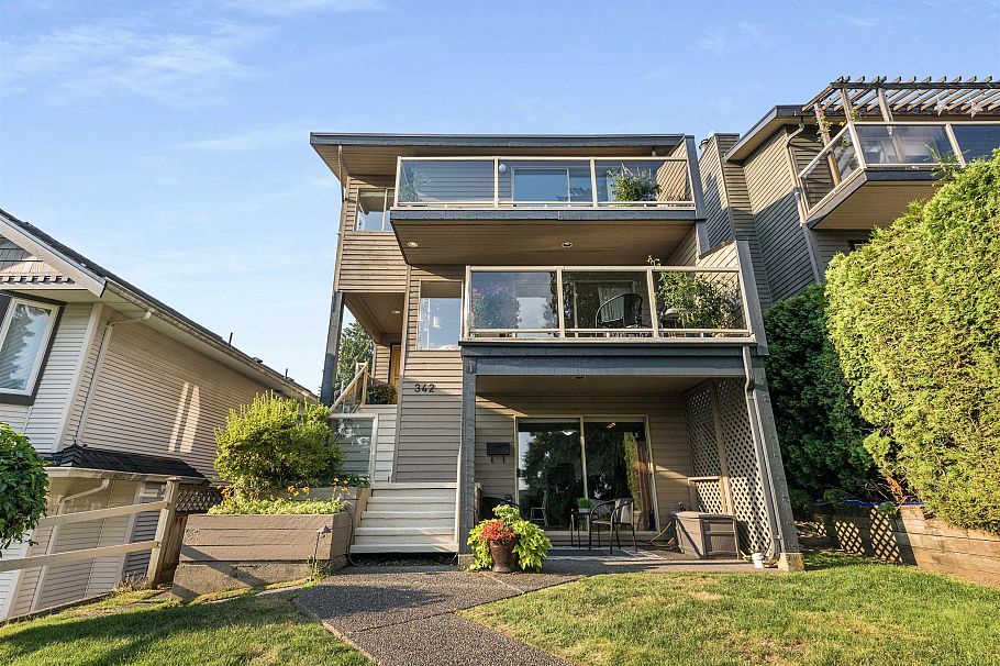 342 E 26th Street North Vancouver, BC - 37