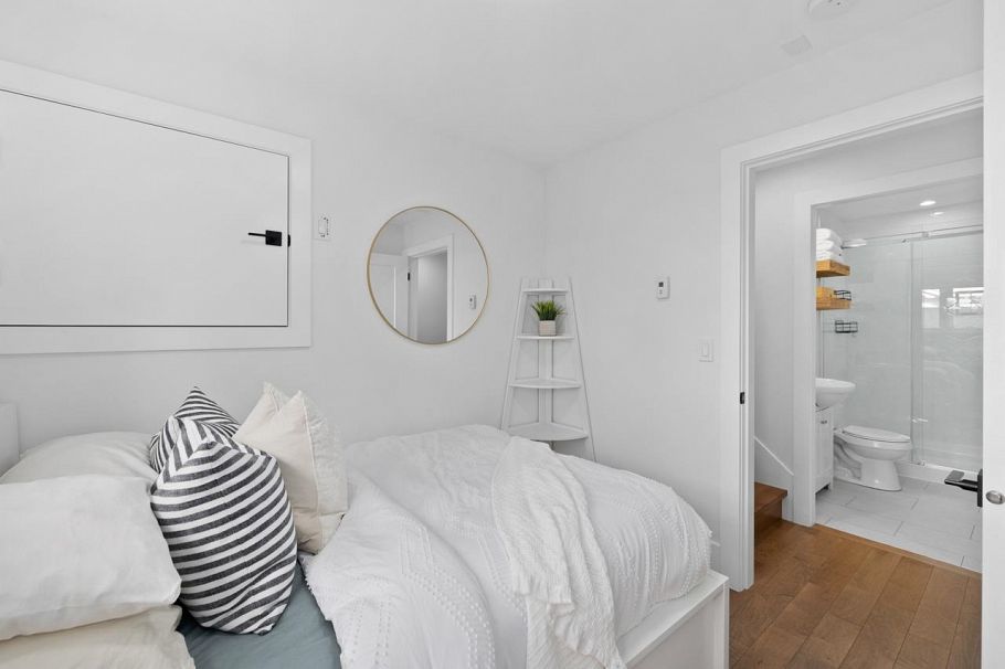 2248 Grant Street Vancouver, BC - 17