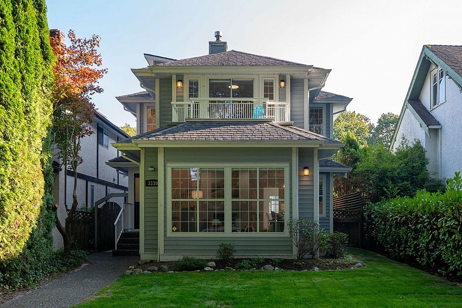 3330 W 21st Avenue Vancouver, BC - 1