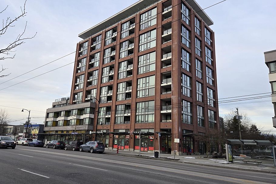 512 2689 Kingsway Vancouver, BC - 1