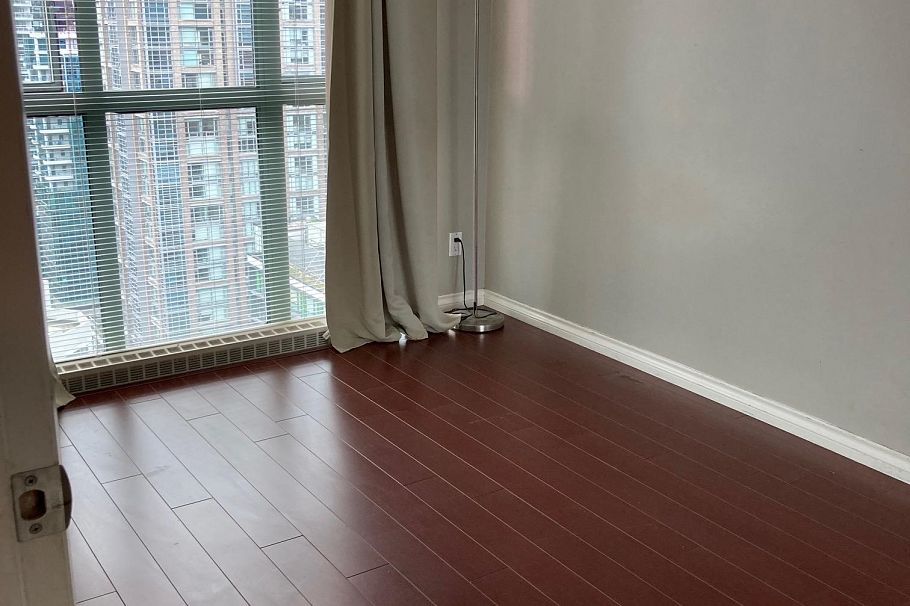 2402 1188 Howe Street Vancouver, BC - 7