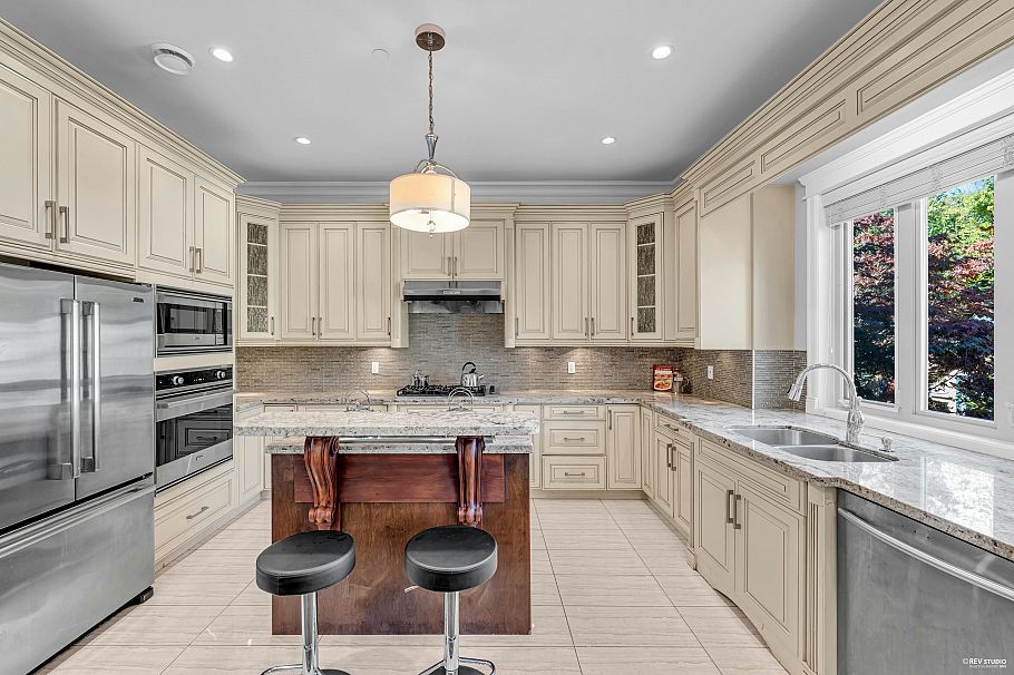 3477 W 20th Avenue Vancouver, BC - 9